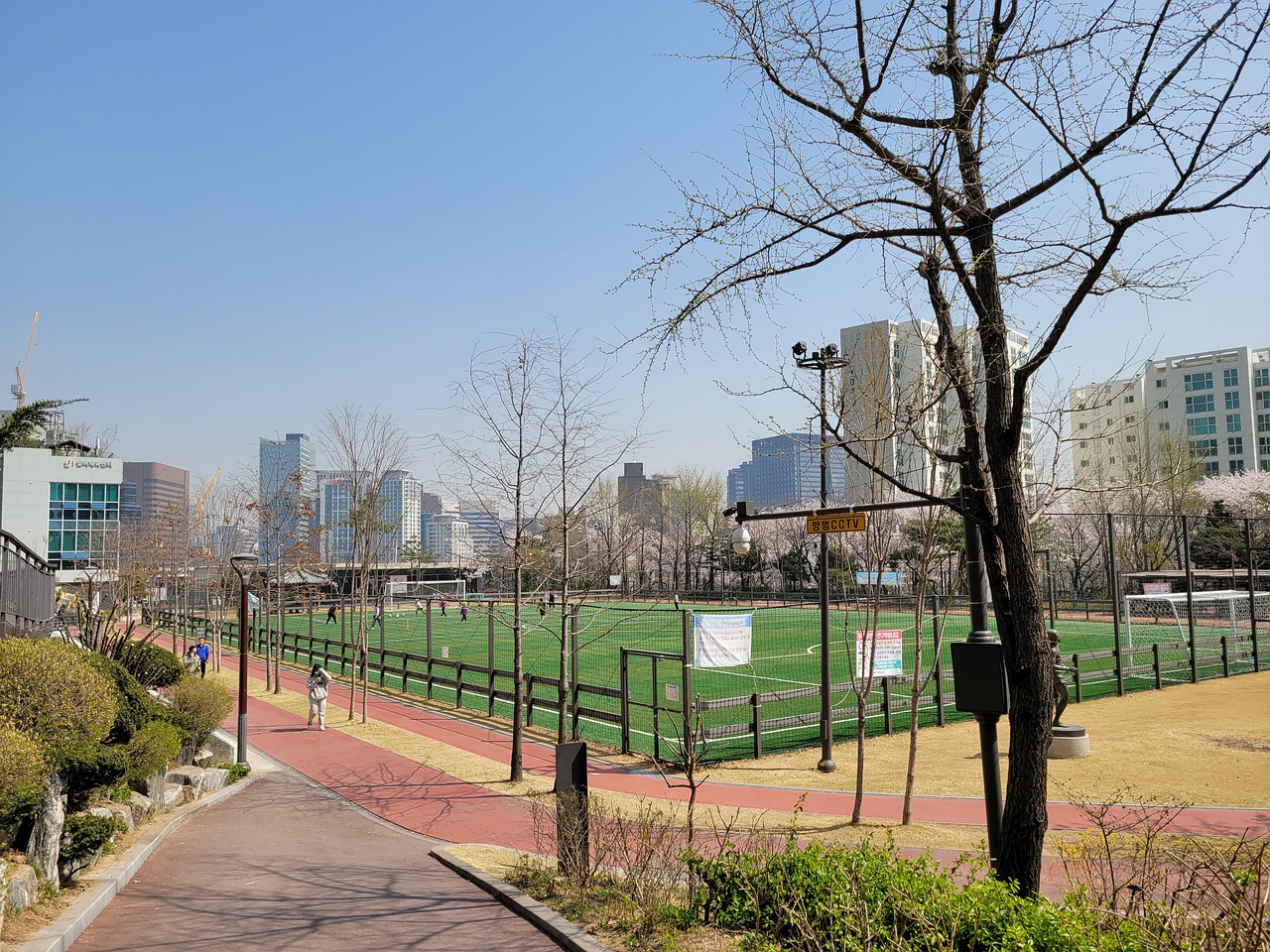 罗马诺：伊尔迪兹和尤文续约存在经济分歧，英超俱乐部在关注